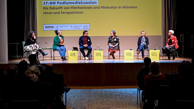 vlnr: Martina Taubenberger, Günes Seyfarth, Lars Mentrup, Sanne Kurz, Claudia Engelhardt, Margit Lindner