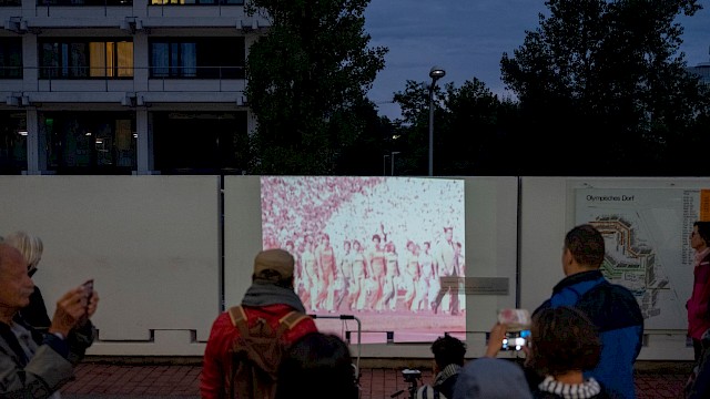 Bollerwagenkino im Olympiadorf