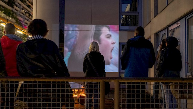 Bollerwagenkino im Olympiadorf